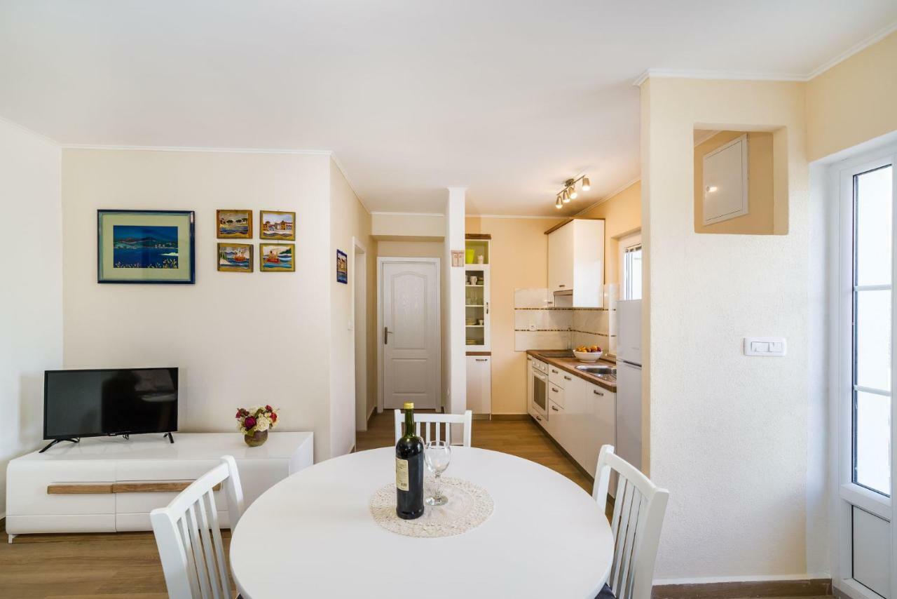 Long Island Olive Apartment Sali Exterior photo