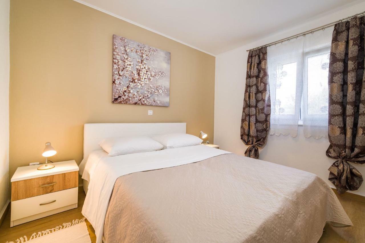 Long Island Olive Apartment Sali Exterior photo